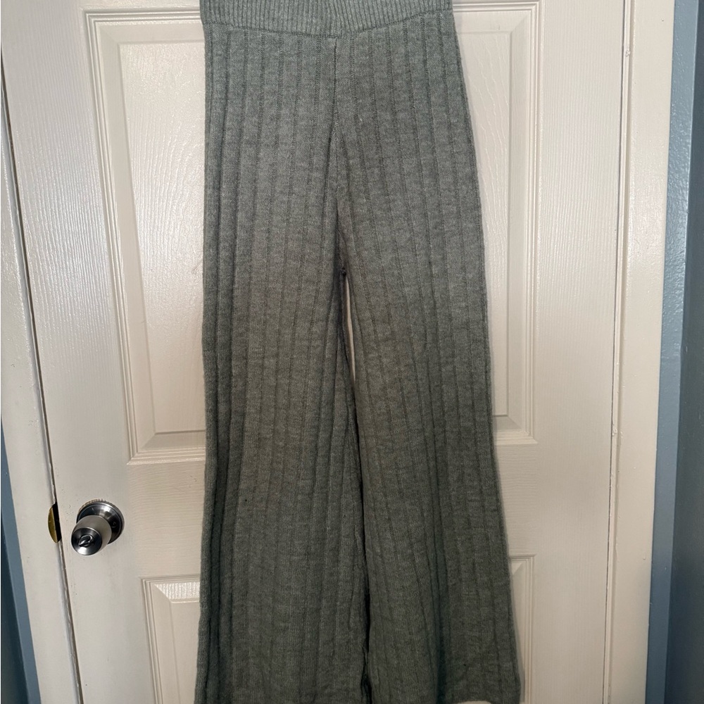 Sincerely Jules whide leg warm pants in Light Gray/green ish - Picture 2 of 4